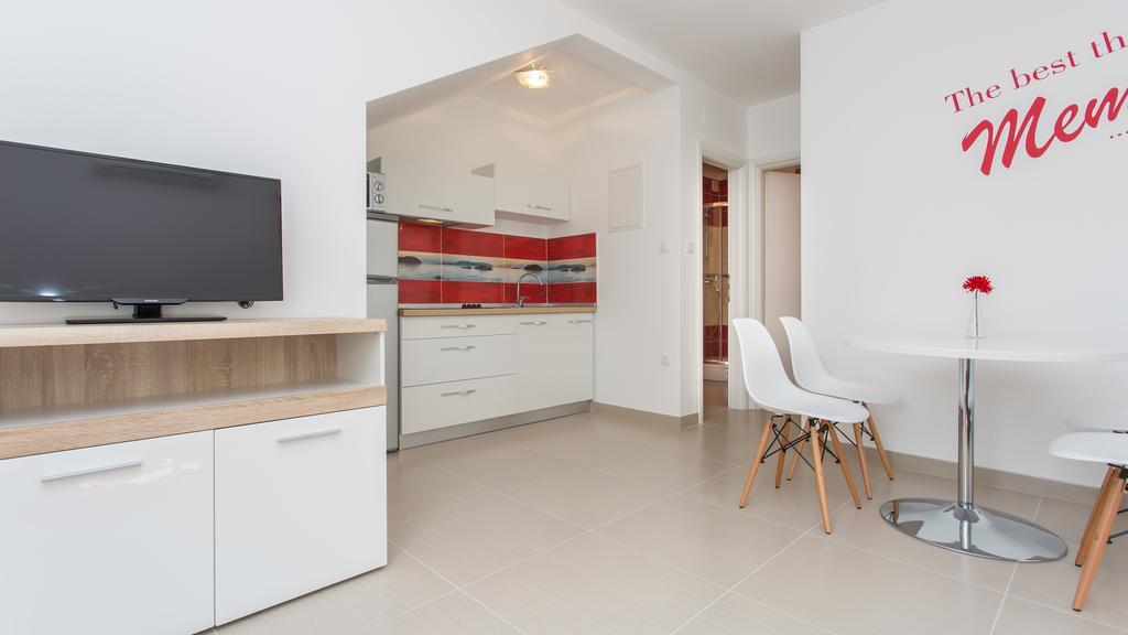 Apartments Memories Baska  Bagian luar foto