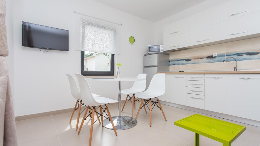 Apartments Memories Baska  Bagian luar foto